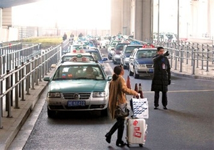 租車(chē)回家過(guò)年.jpg